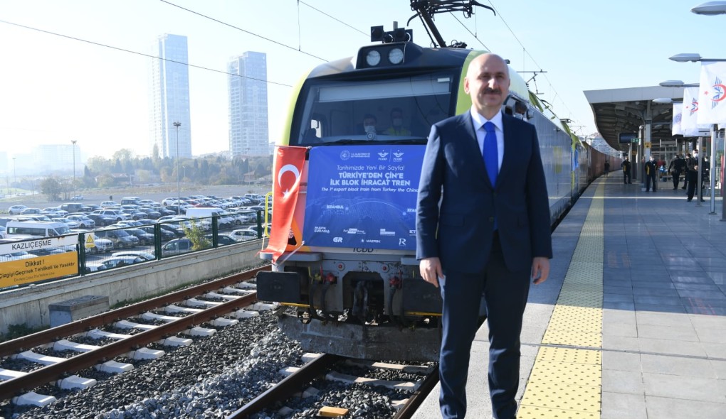 ÇİN’E ULAŞAN İLK İHRACAT TRENİ İÇİN KARŞILAMA TÖRENİ YAPILDI