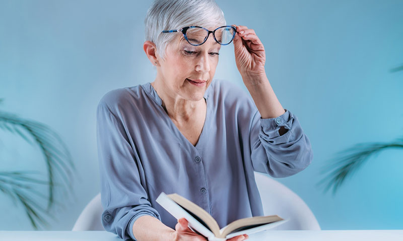 Katarakt cerrahisinde akıllı lensler gözlükten kurtarıyor! 