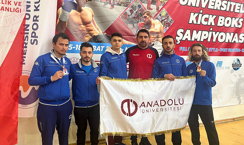 Anadolu Üniversitesi turnuvadan madalya ile döndü 