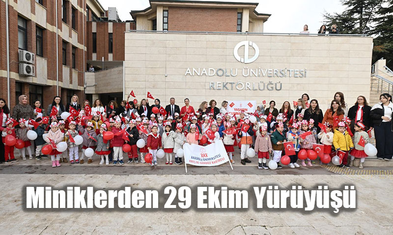 Kreş ve Gündüz Bakımevi Öğrencileri “29 Ekim Cumhuriyet Bayramı” Yürüyüşü Yaptı