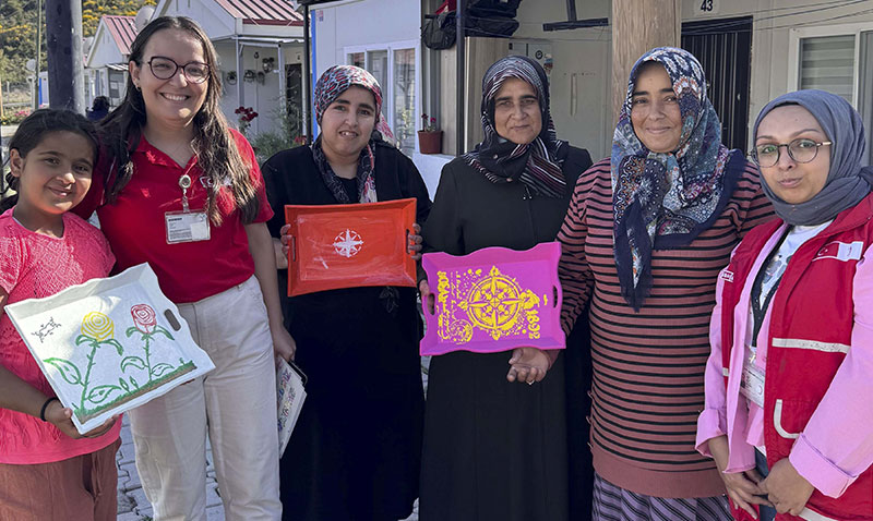 Türk Kızılay’dan Deprem Bölgesinde Anneler Günü Kutlaması