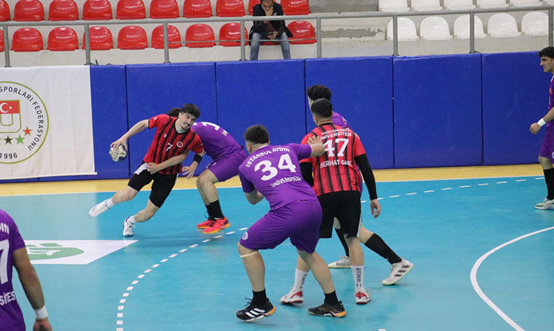 Üniversite Hentbolunun Kalbi Eskişehir’de Atıyor: ÜNİLİG Süper Lig Heyecanı Sürüyor!