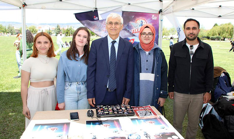 Eskişehir Teknik Üniversitesinde Bahar Şenliği Coşkusu