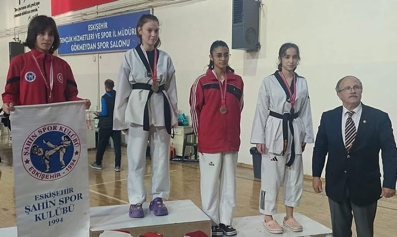 Gençlik Haftası Taekwondo Müsabakaları Eskişehir’de Nefes Kesti