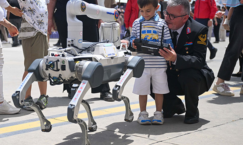 Jandarmanın Yeni Yardımcısı "Robot Köpek" Envantere Girdi