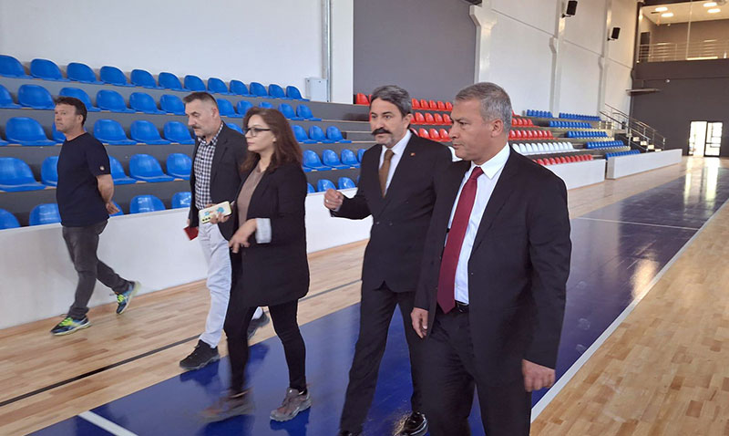 İl Müdürü Kalın ve Rektör Adıgüzel’den Yeni Spor Salonunda İnceleme