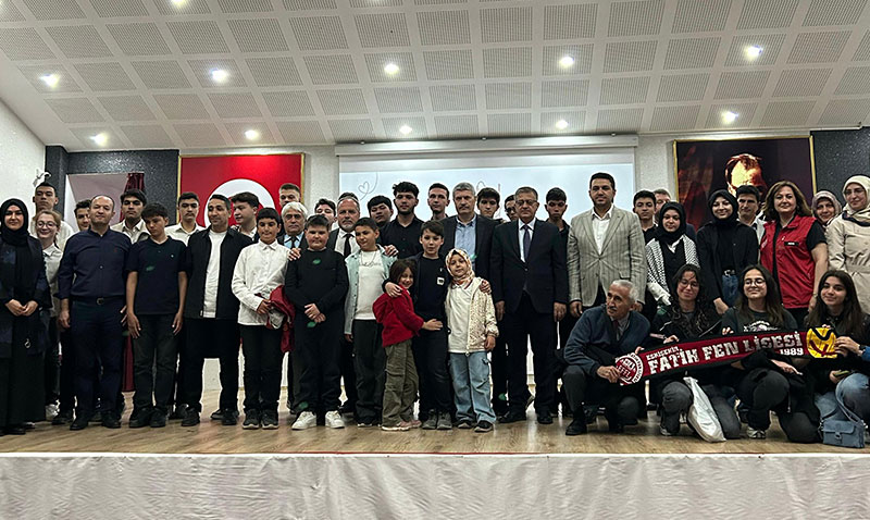“Yunus Gibi Bakmak” Programı Gençlerle Buluştu