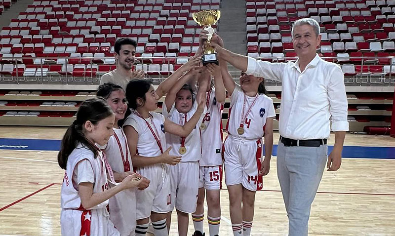 Minik A Kızlar Basketbol Finali Nefes Kesti: Şampiyon Dumlupınar İlkokulu!