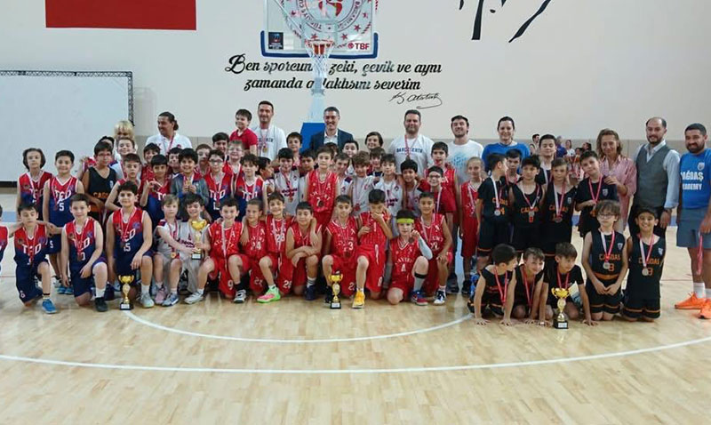 Minik A Erkekler Basketbol Müsabakaları Tamamlandı: Şampiyon Özel Bahçeşehir İlkokulu!