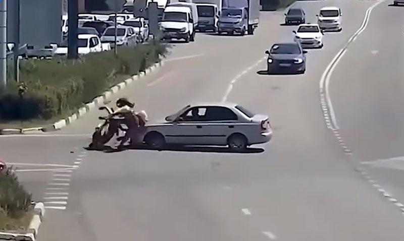 Eskişehir Valiliği’nden Motosiklet Sürücülerine Uyarı: "Kask Hayat Kurtarır!"