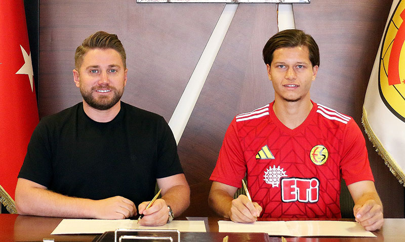 Eskişehirspor’a Orta Saha Takviyesi: Tayfun Tatlı Siyah-Kırmızılı Oldu!