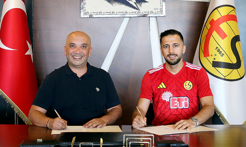 Hoş Geldin Mehmet Fuat Gölbaşı! Eskişehirspor Hücum Hattını Güçlendirdi!