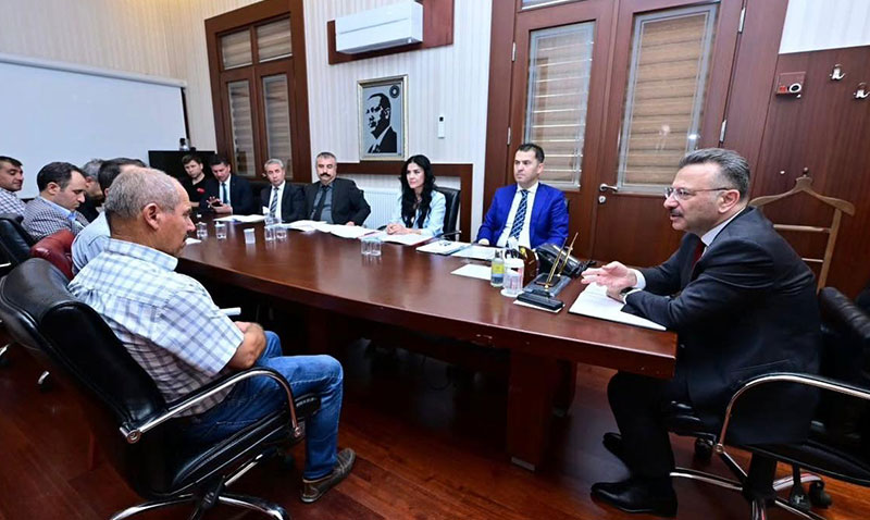 Vali Hüseyin Aksoy, Halk Günü Toplantısında Vatandaşlarla Bir Araya Geldi