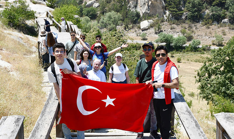 Gençler Kültür, Tarih ve Vefa Duygusuyla Buluştu: Anlamlı Seyitgazi Gezisi