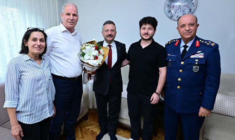 Vali Aksoy’dan 15 Temmuz Gazisi Polis Memuru Uğur Göküz’e Anlamlı Ziyaret