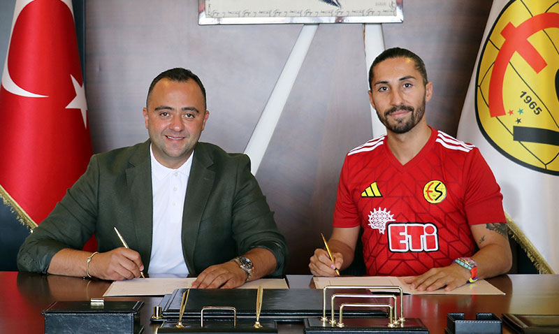 Eskişehirspor’dan Şampiyon Kaptana Yeni Sözleşme: Ali Fırat Kasap ile Yola Devam!