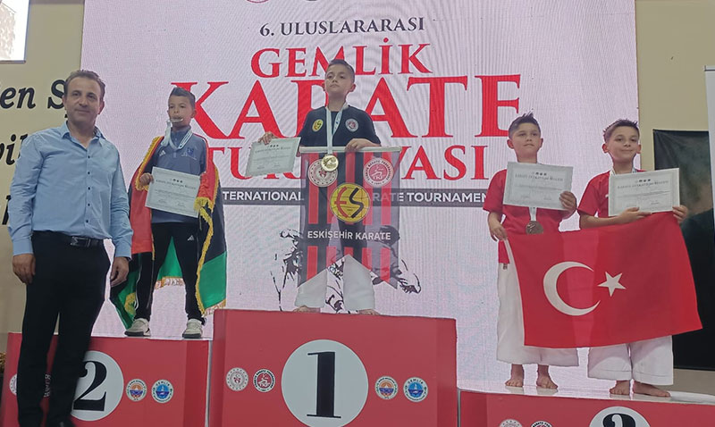 Eskişehirli Karateciler Gemlik’ten Madalya Yağmuruyla Döndü!