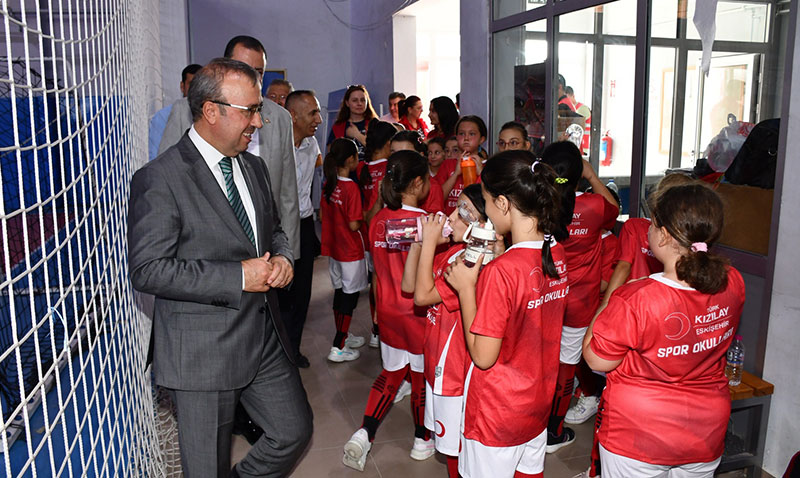 Eskişehir’de Yaz Spor Okullarıyla Çocuklar Sağlıklı Nesiller Olarak Yetişiyor