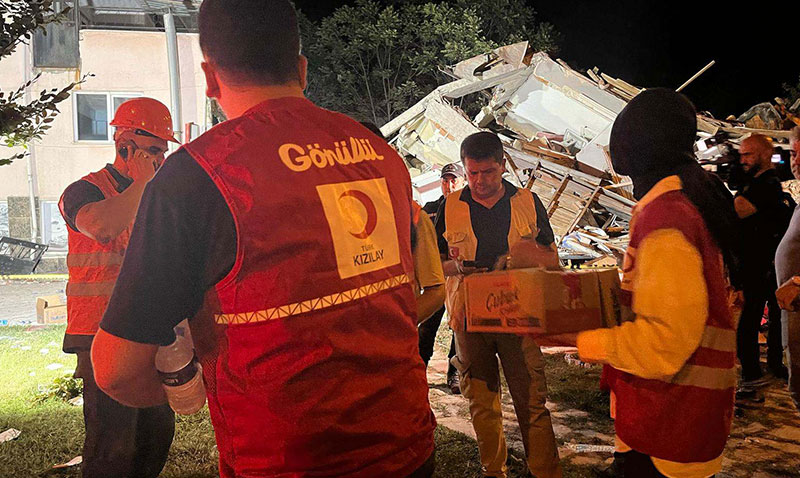 Trk Kzlay, Sndrg Depremi Sonras Afetzedelere Beslenme Destei Salyor
