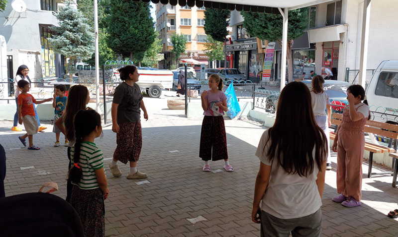 Kurtuluş Camii’nde Eğitsel Spor Oyunları Coşkusu: Çocuklar Hem Eğlendi Hem Öğrendi