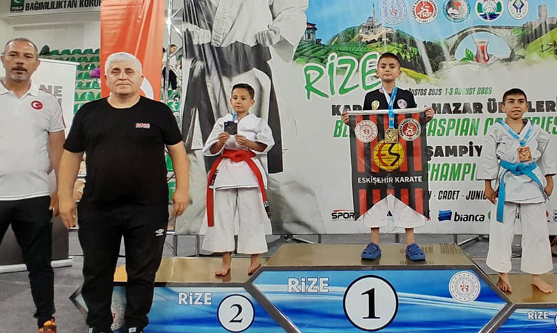 Uluslararası Karadeniz-Hazar Ülkeleri Karate Turnuvası’nda Altın Madalya