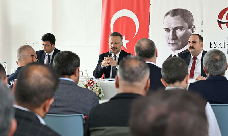 Vali Hüseyin Aksoy, İnönü’de Muhtarlarla Buluştu