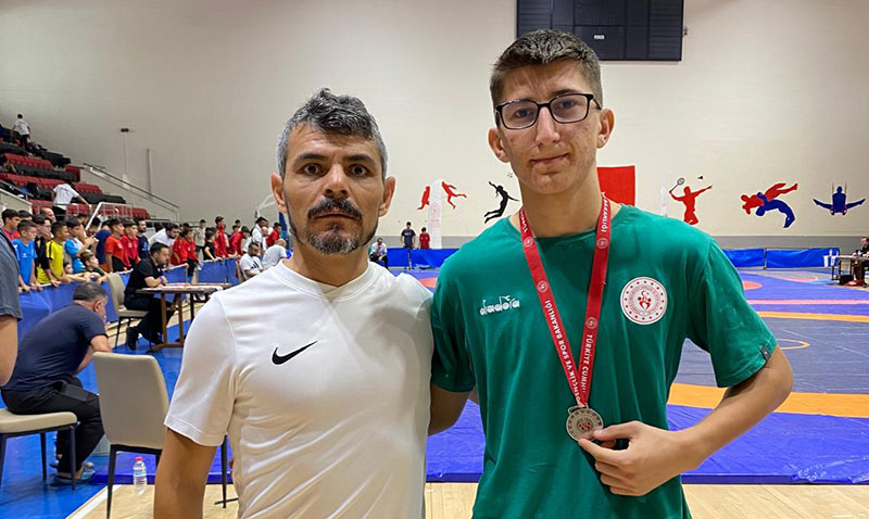 Güreşte Bir Madalya Daha: Batuhan Kaya Türkiye İkincisi Oldu