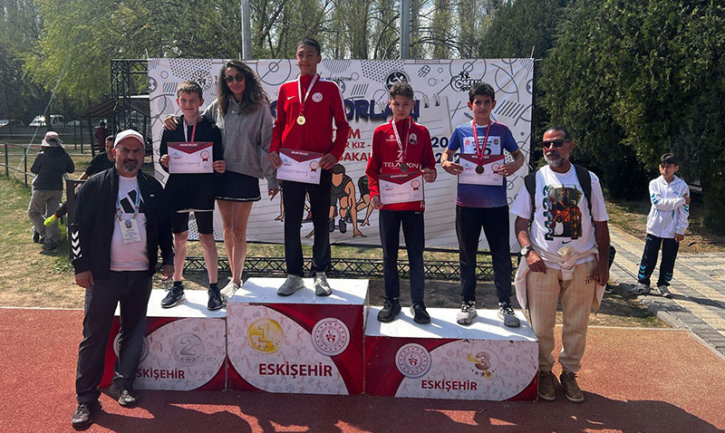 Eskiehirli Okullardan Atletizmde Byk Baar!
