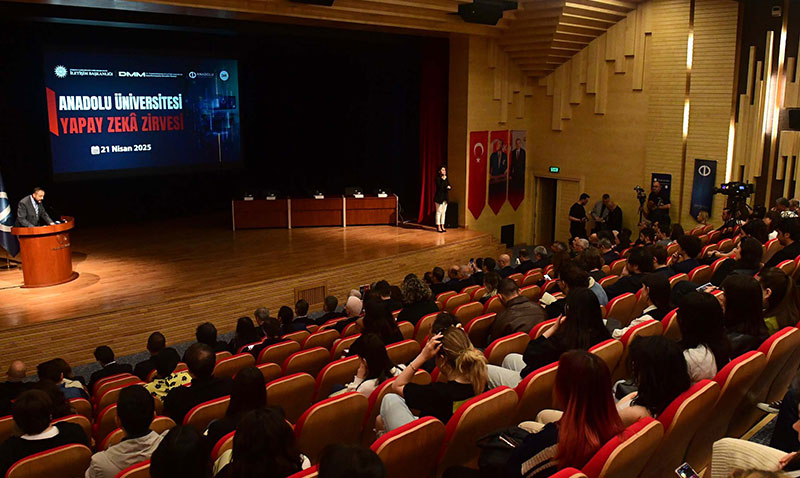 Anadolu niversitesi Yapay Zek Zirvesi youn katlmla dzenlendi
