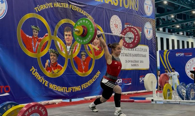Eskiehirli Buse Er’den Halterde Trkiye kincilii!