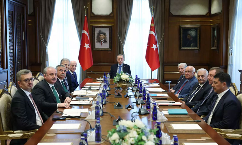 Cumhurbakanl Yksek stiare Kurulu topland: letiim Bakan Duran’dan aklama